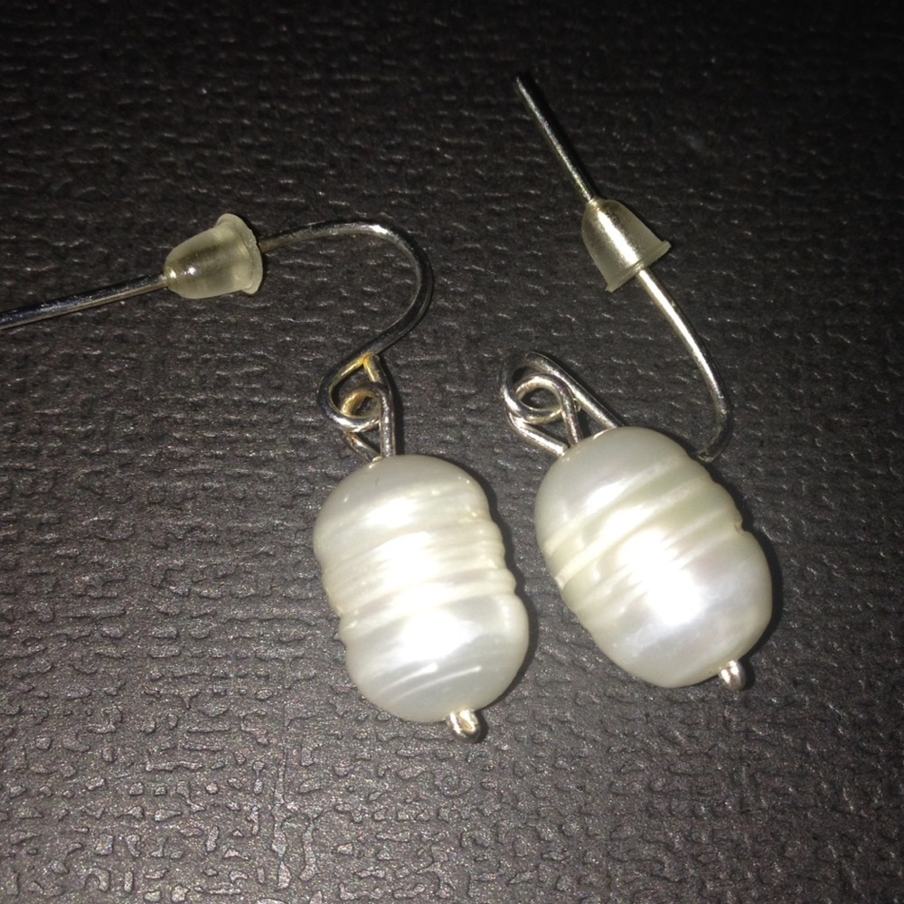 Handmade Pearl Dangly Earrings. NWOT