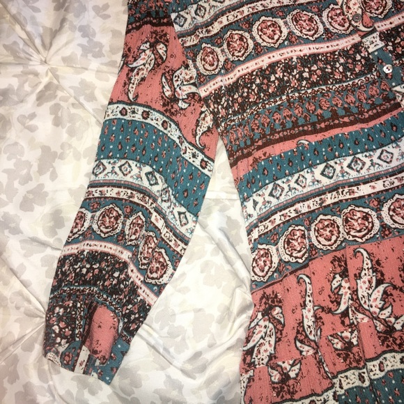 Vintage Patterned Button-Up Blouse - Picture 2 of 5