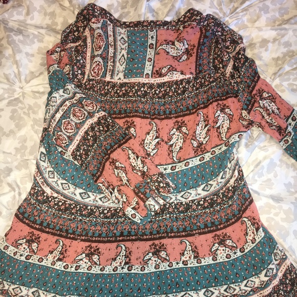 Vintage Patterned Button-Up Blouse - Picture 5 of 5