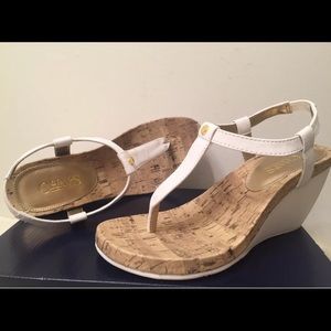 Chaps Raevyn White Open Toe Wedge Sandals 6.5 B