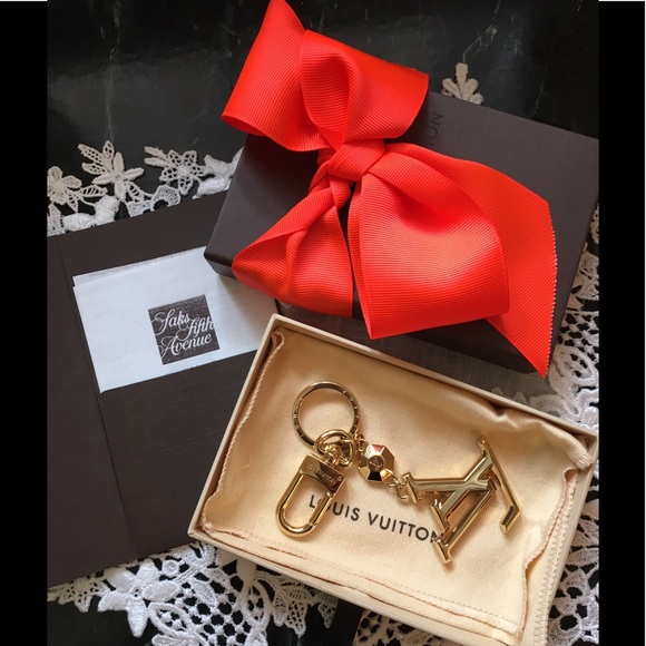 Meet Your Posher Carol! - Picture 3 of 8