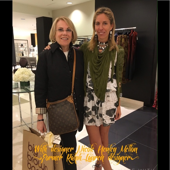 Meet Your Posher Carol! - Picture 4 of 8