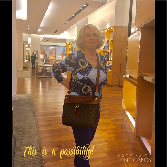 Meet Your Posher Carol! - Picture 5 of 8