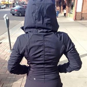 Lululemon In Flux Jacket Black Swan 8 (fits 6)❤️