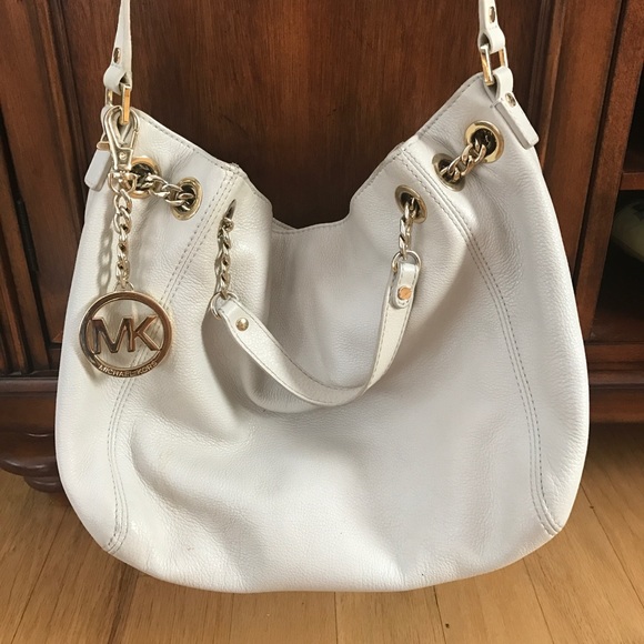 Michael Kors Handbags - Authentic Michael Kors Crossbody Bag