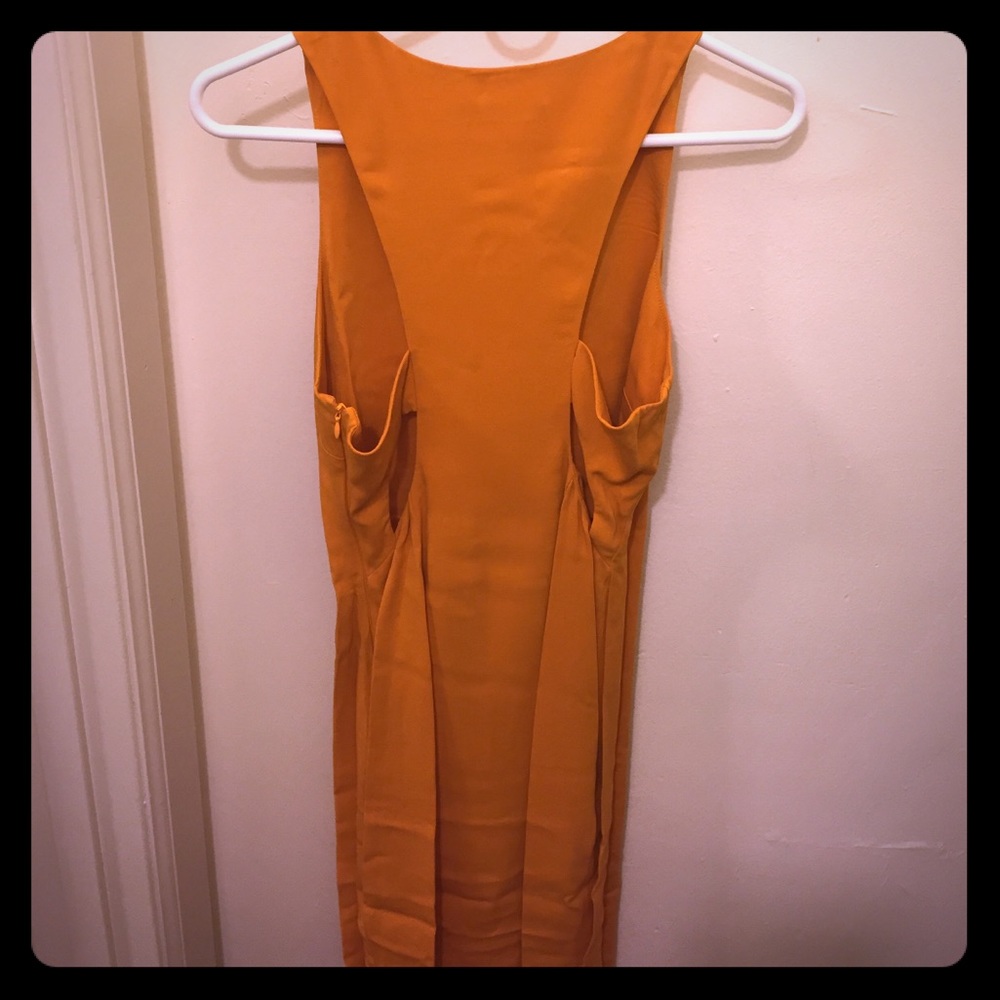 chic back cutout dress