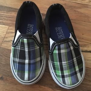Gently used toddler boys slip on sneakers