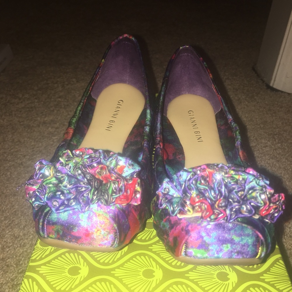 Multicolor size 7 flat