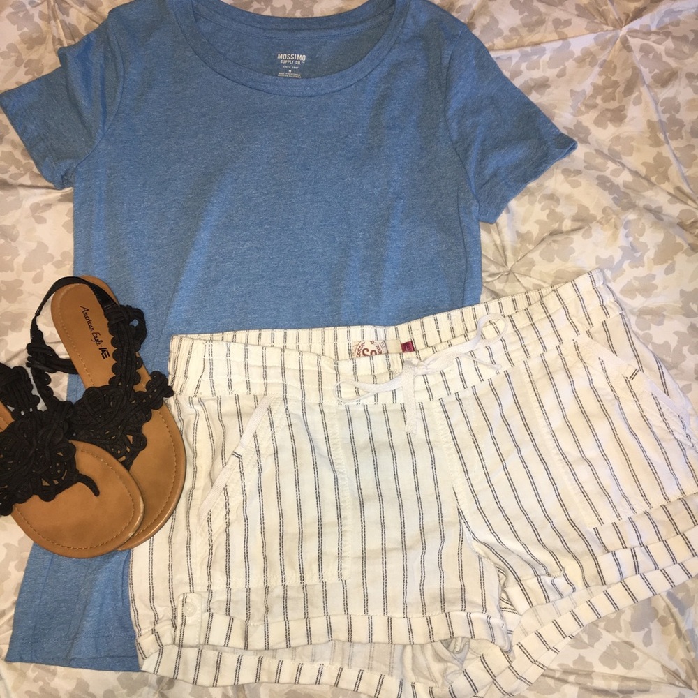 Mossimo Light Blue Short Sleeve Shirt