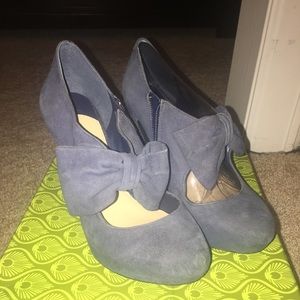 Size 7 Heel with bow