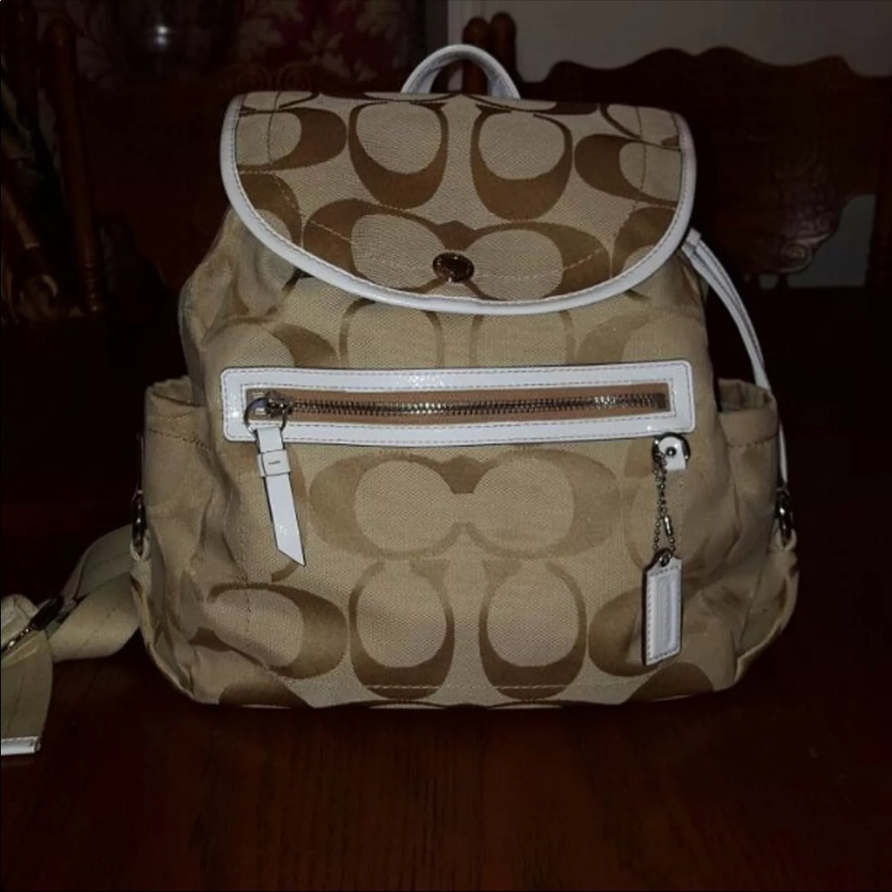 Coach Kyra Daisy Signature Backpack Gem