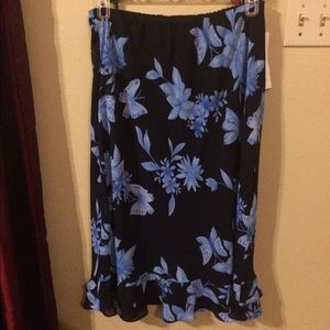 NWT Navy Blue Skirt w/Butterflies 🦋