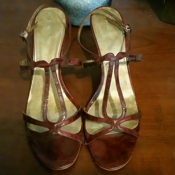 LEATHER MULTI STRAP HEEL - Picture 1 of 6