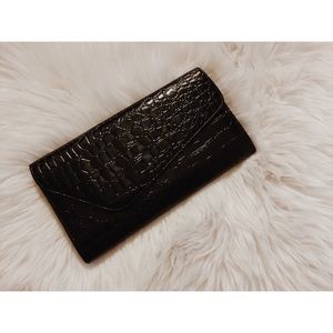 Women's Faux Snake Print Clutch