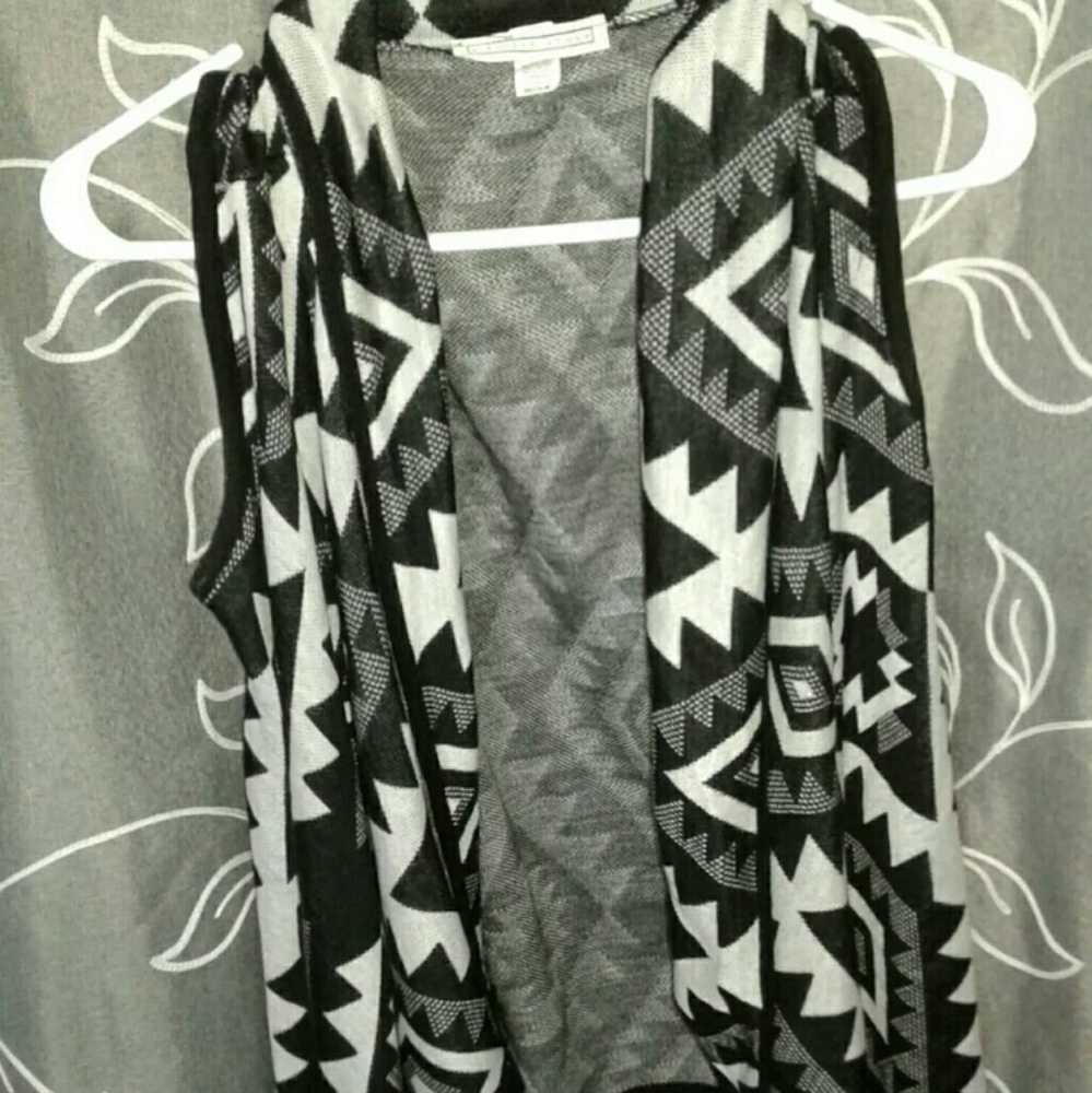Azetec Tribal Sleevless Cardigan