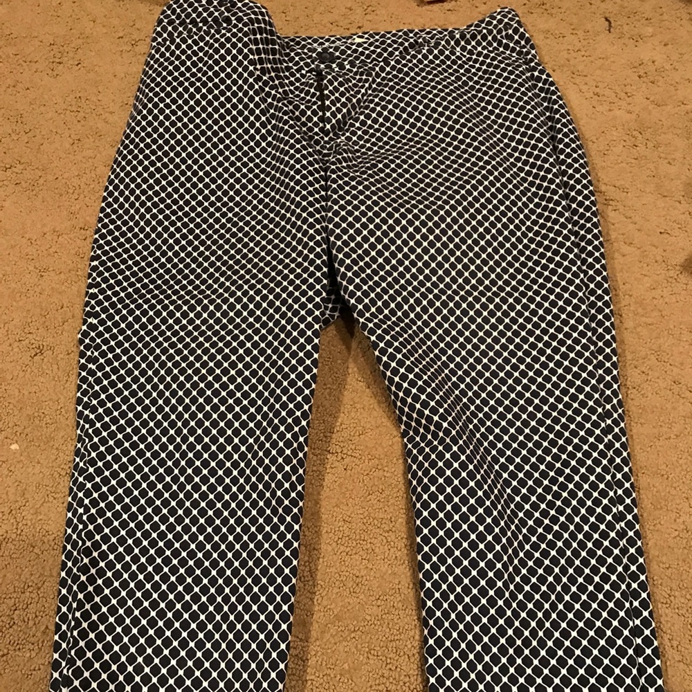 Gap Navy and White ankle length pant!