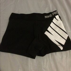 Nike pro shorts❗️ logo on the side ❕