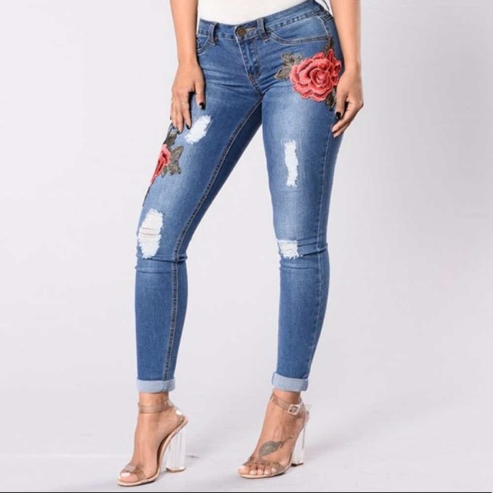 LAST// Distressed Skinny Rose Jeans - Picture 4 of 8