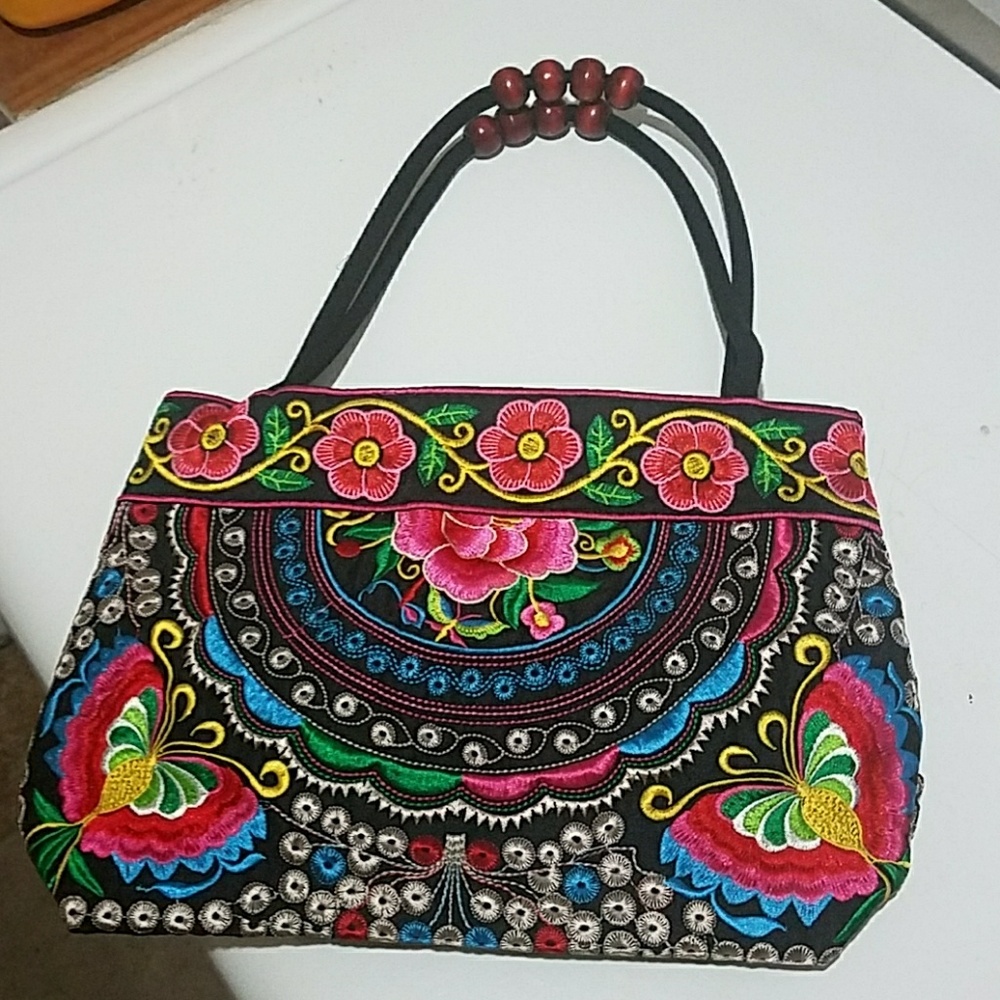Embroidered small purse