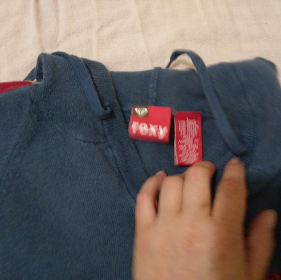 Small Roxy hoodie - Picture 2 of 2