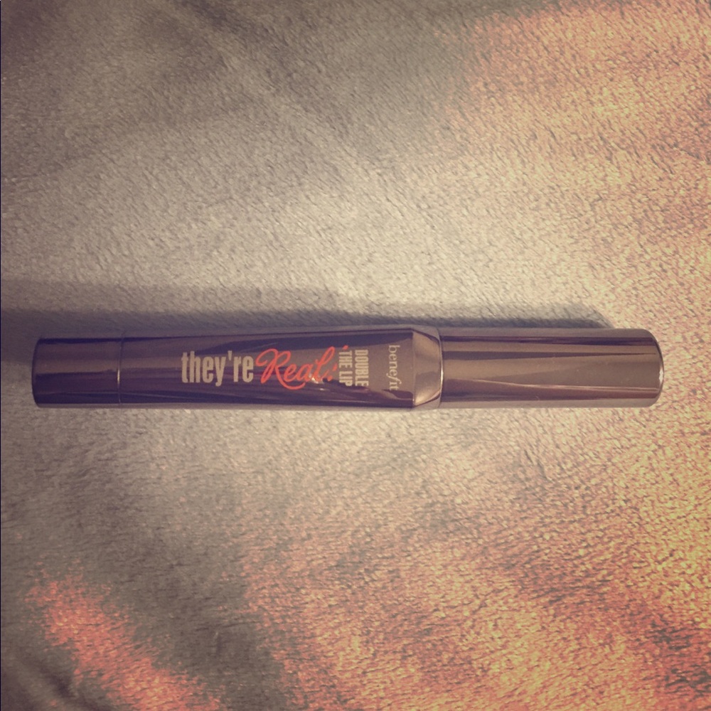 Benefit double lip~~~~💋💓