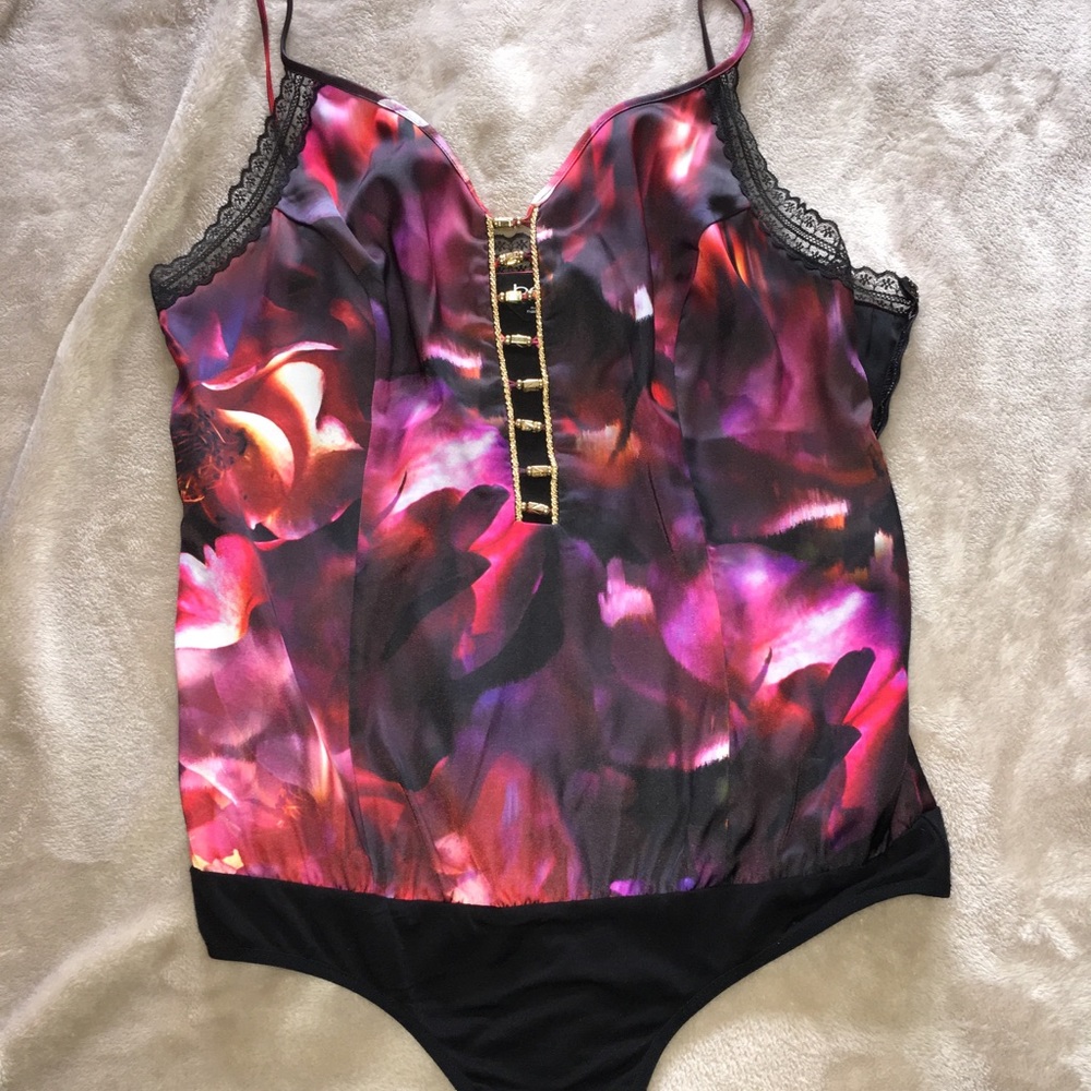 Bebe printed bodysuit
