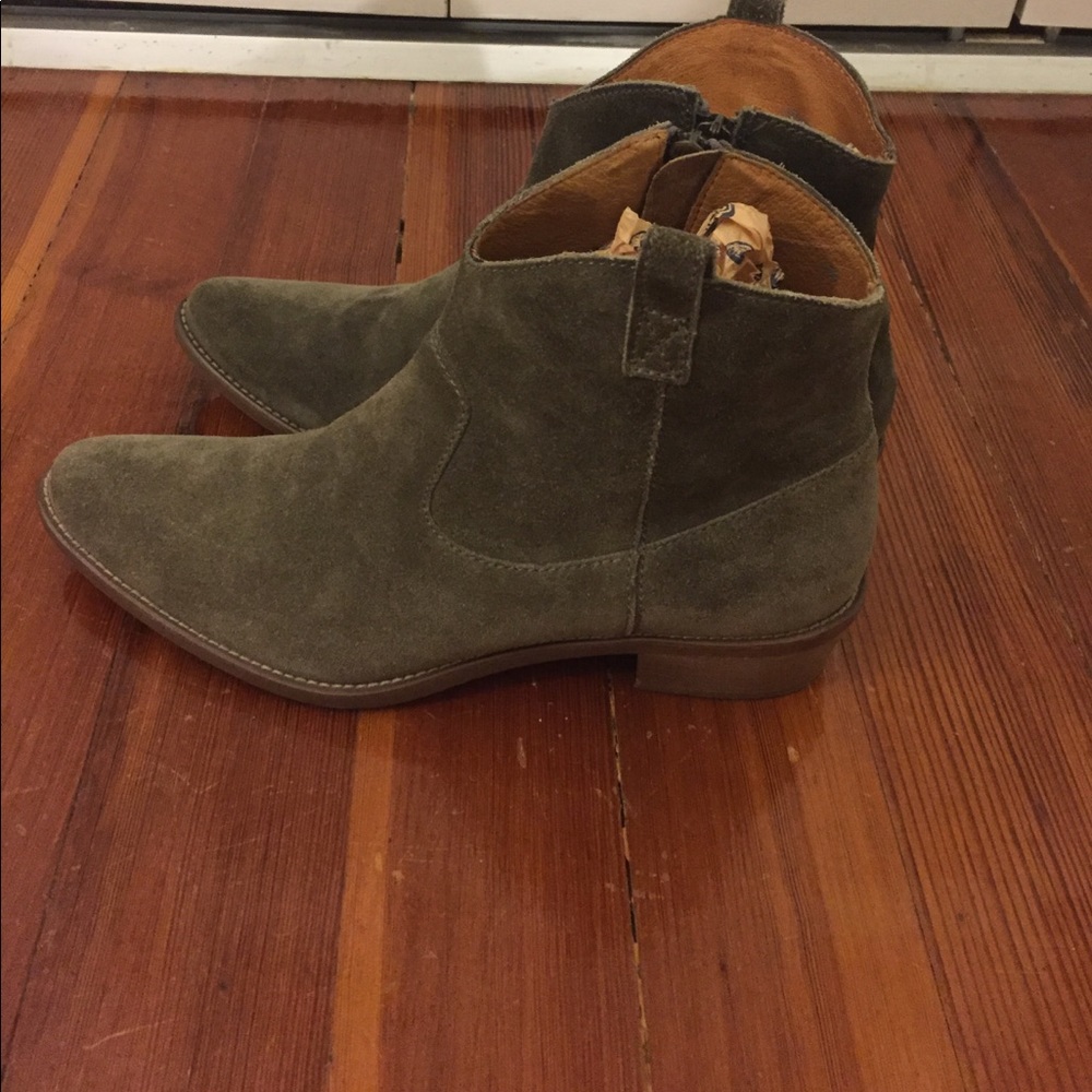 *Reduced* Madewell barnwood boots