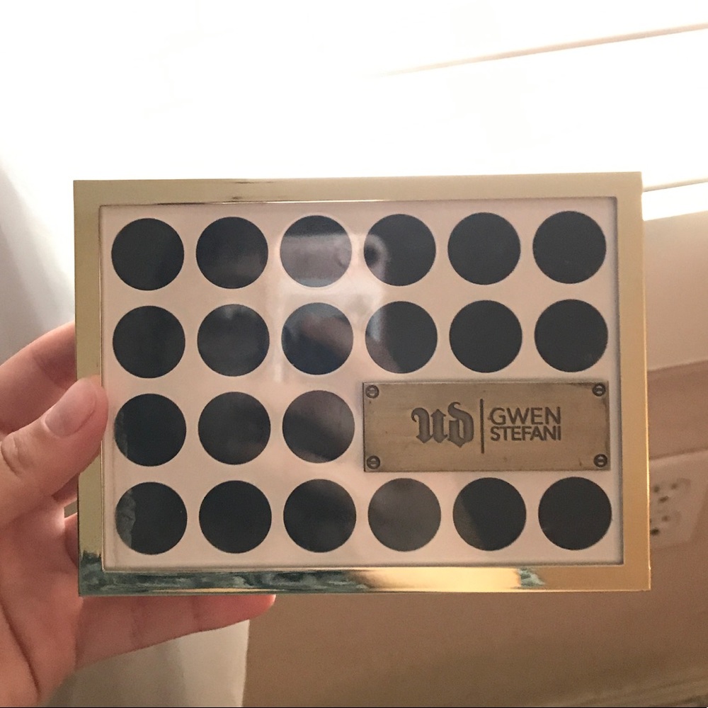 SALE Urban Decay x Gwen Stefani Eyeshadow Palette