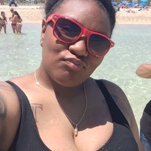 Meet your Posher, Tina