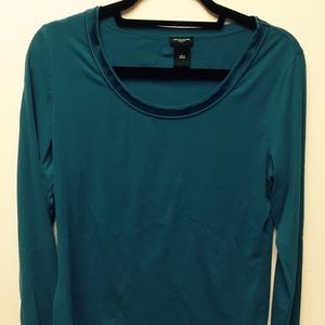 Ann Taylor L long sleeve T with neck trim