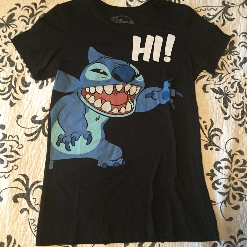 🌺B2G2 Free🌺‼️Clearance‼️ Disney Stitch shirt
