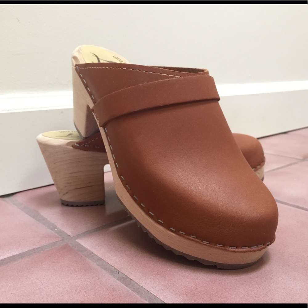 Lotta clogs