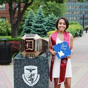 Meet your Posher, Jasmine