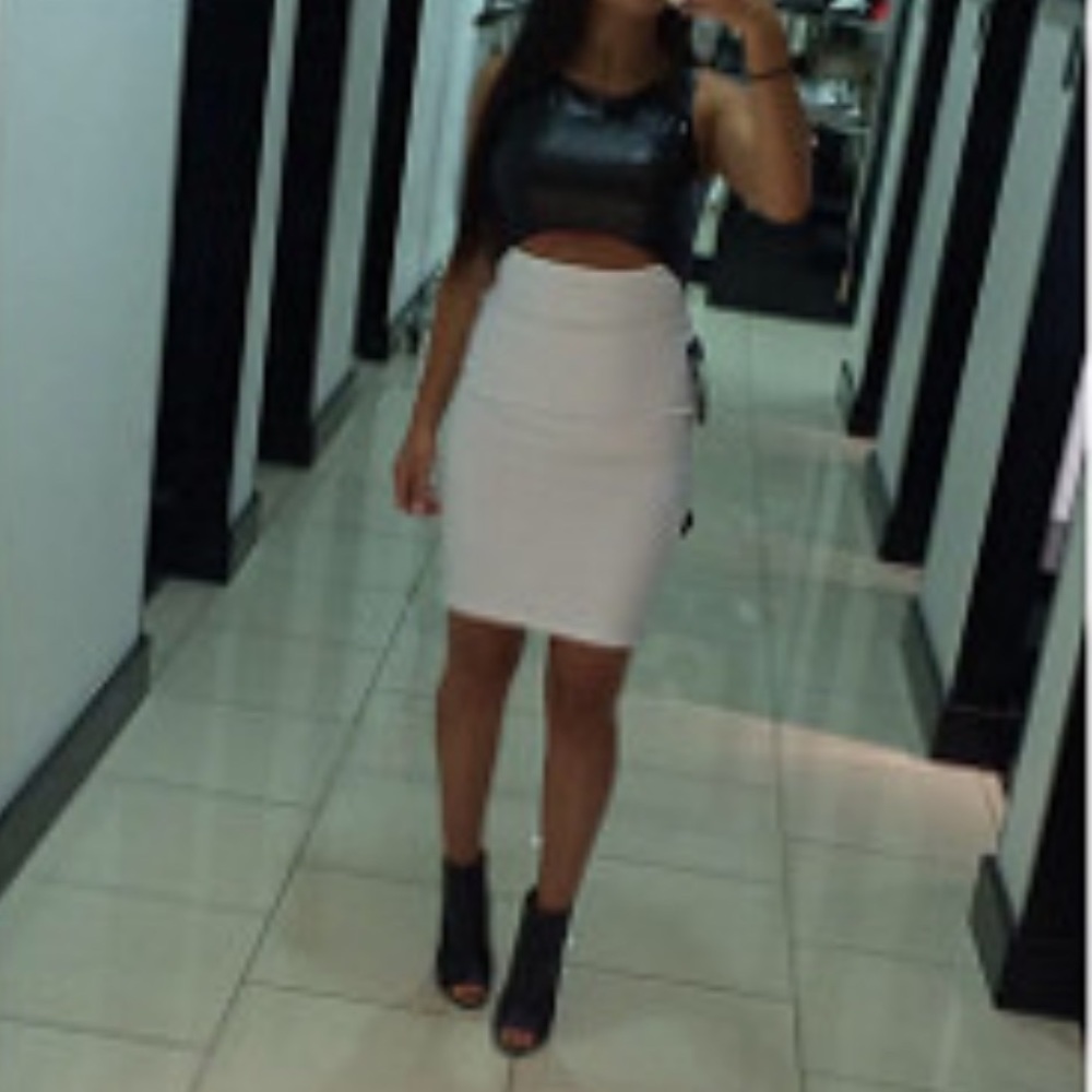 BEBE BLACK WHITE DRESS
