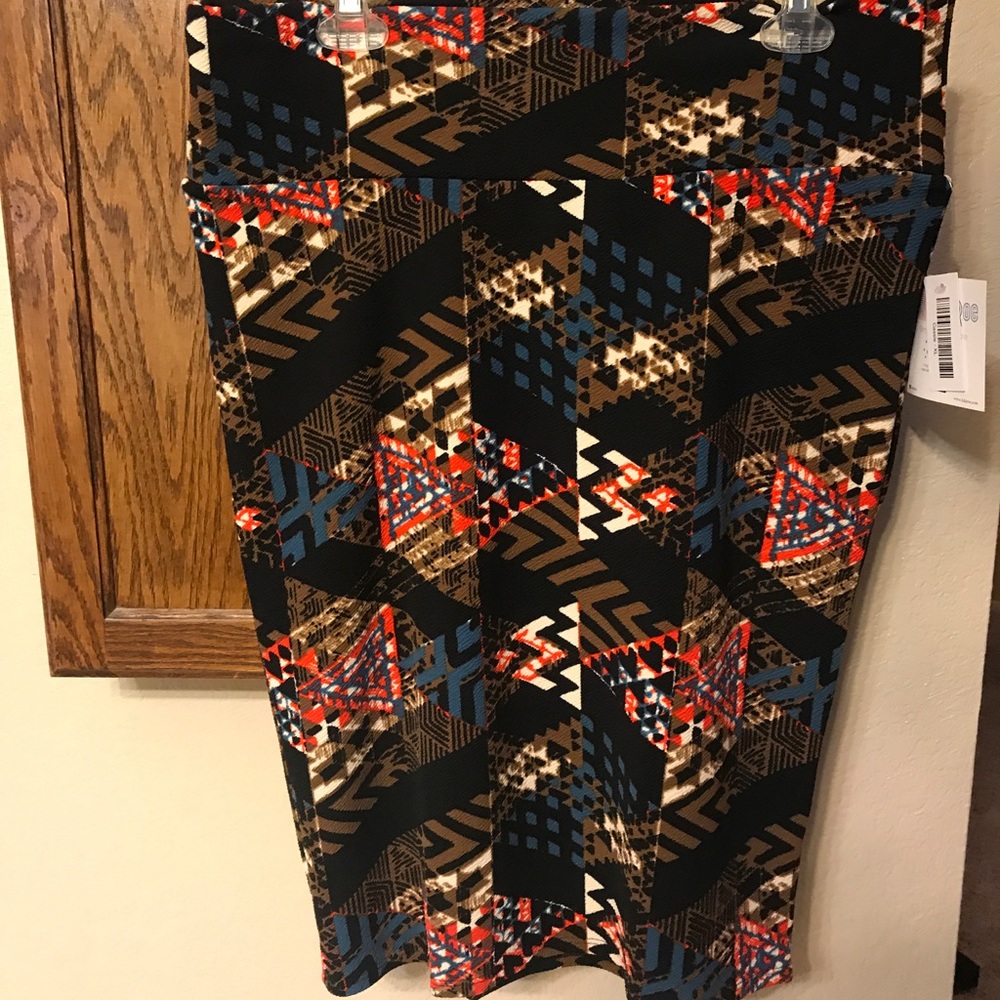 Lularoe XL cassie chevron print NWT never worn