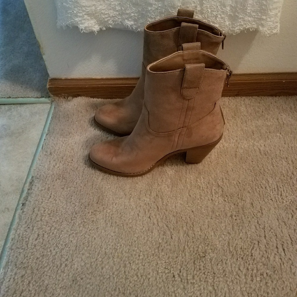 8.5 booties!!