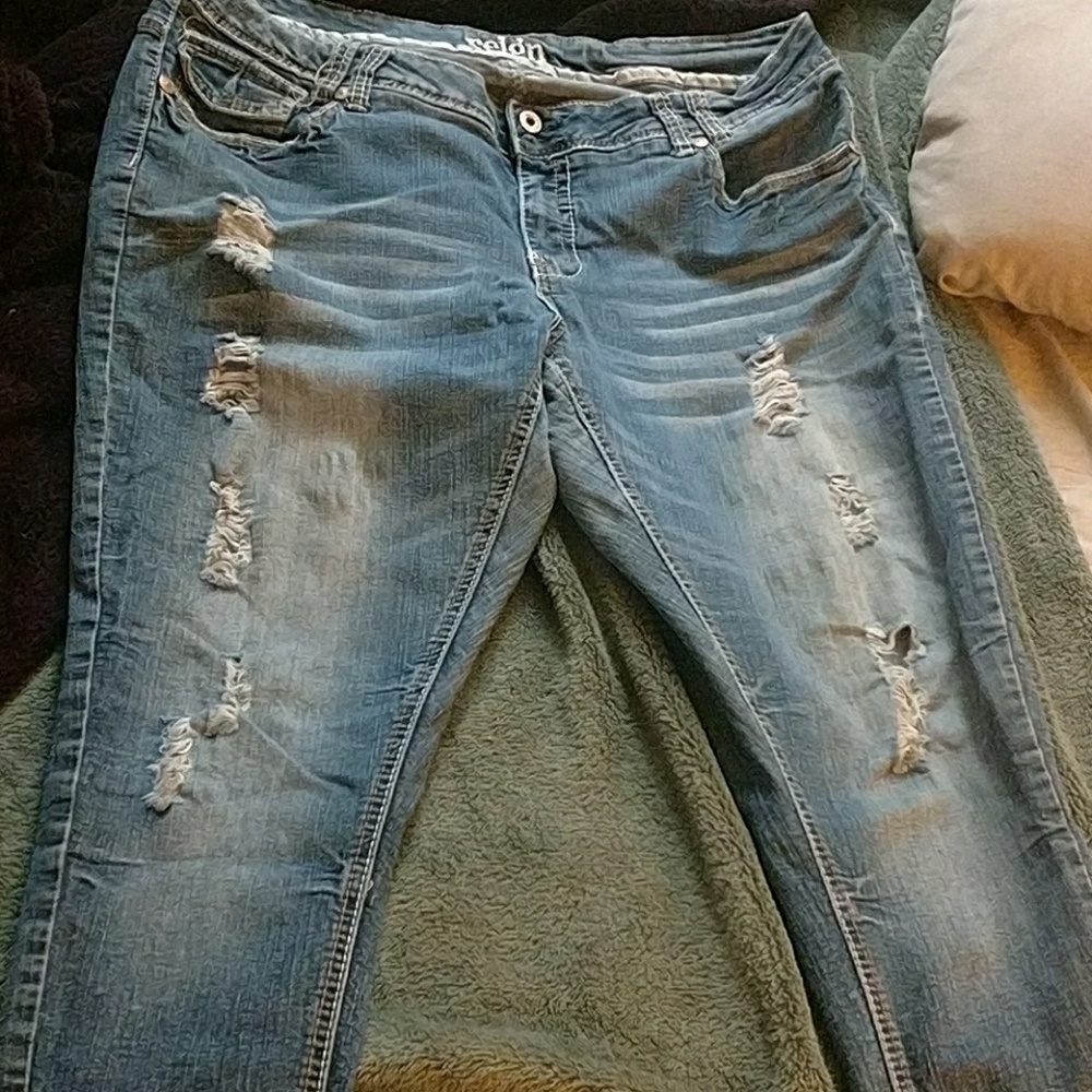 Distressed light blue ankle cropped jeans, skinny