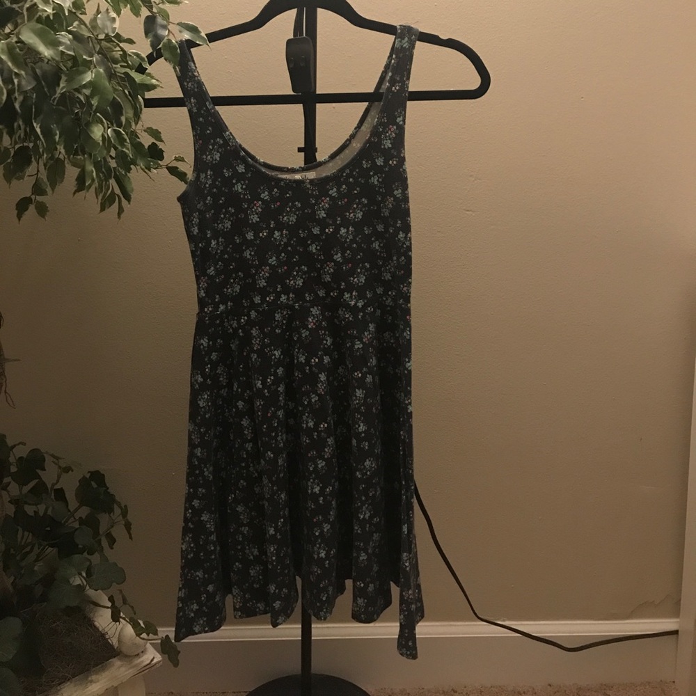 Floral short summer dress!