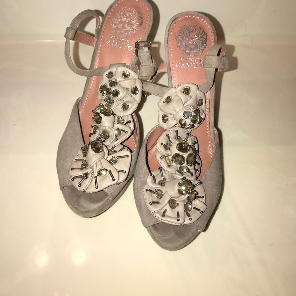 Vince Camuto heels 😻