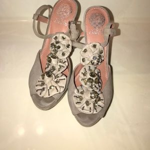 Vince Camuto heels 😻