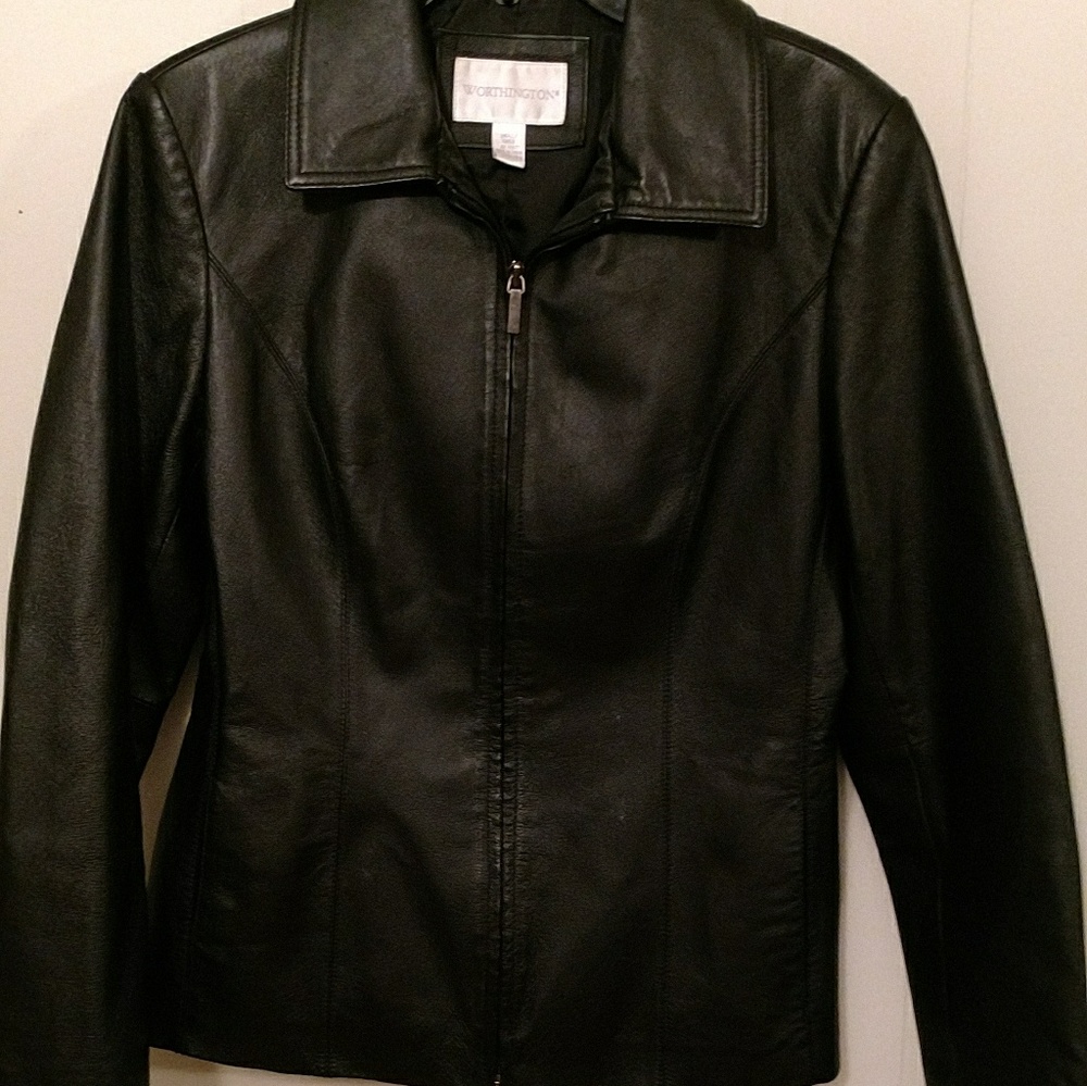 Black leather jacket size small 6, 7, 8 form fit