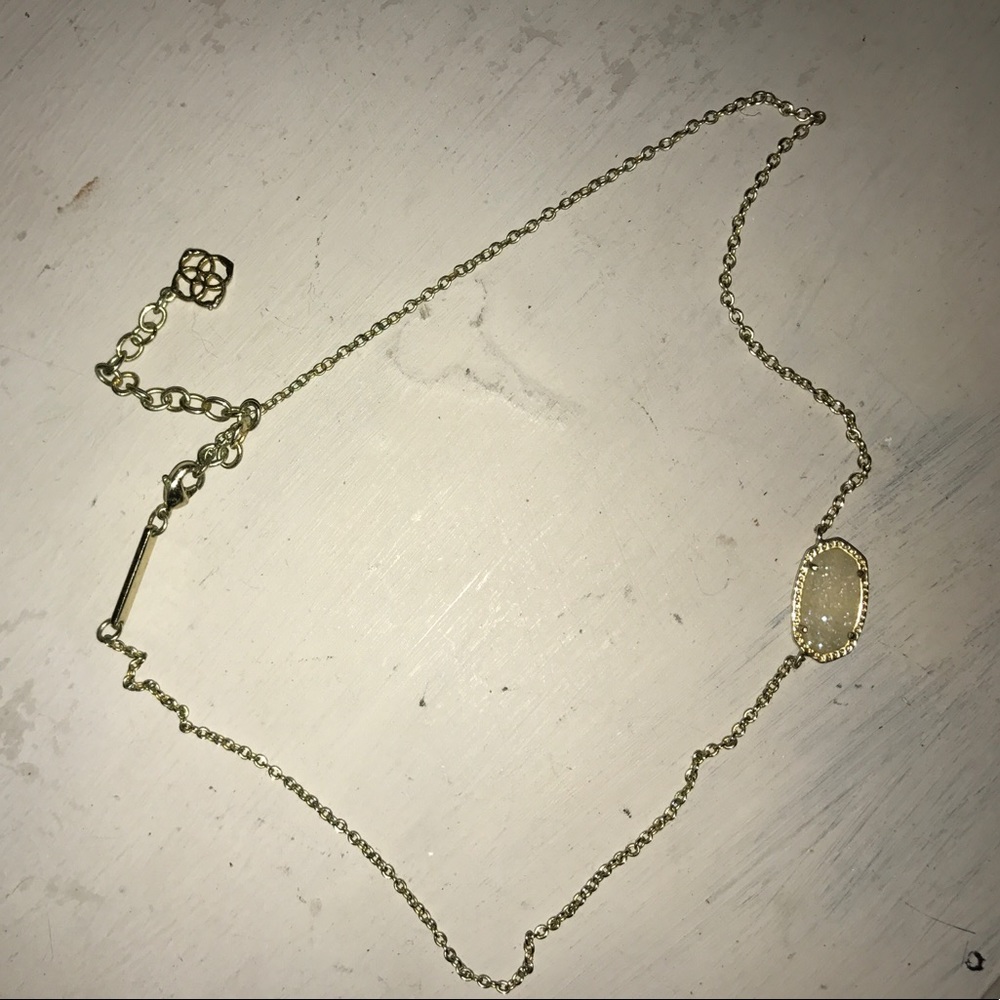 Kendra Scott delicate necklace