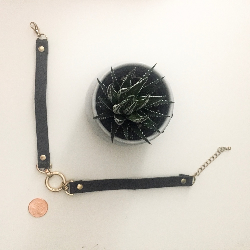 Choker - Picture 2 of 2