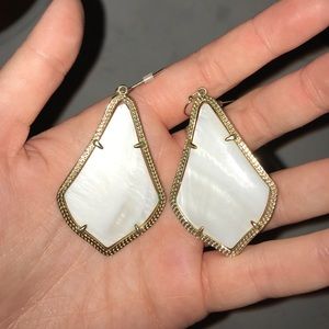 Kendra scott mother of pearl earrings 🌵