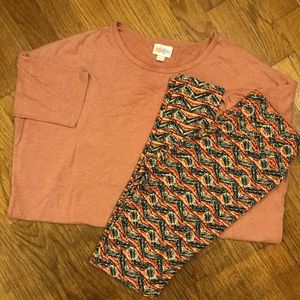 🍁 OUTFIT: LuLaRoe OS leggings + Irma 🍁