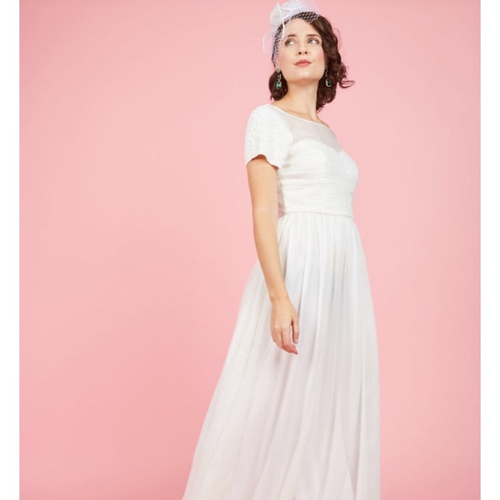 NWT Modcloth wedding dress beaded shoulders