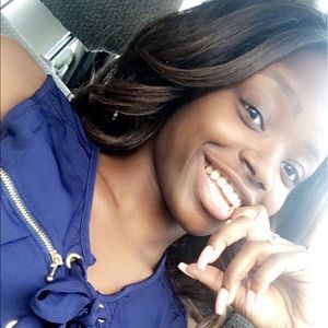 Meet your Posher, Danielle