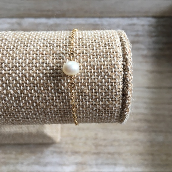 ✨Minimalist Pearl Bracelet✨ - Picture 2 of 5