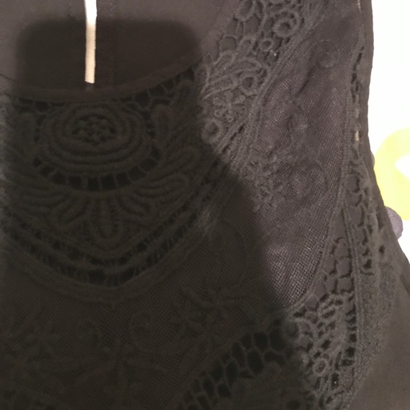 Black shirt - Picture 2 of 3