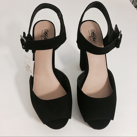 NWT Size 8.5 Mossimo pumps - Picture 3 of 4